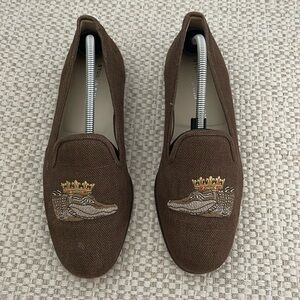 Classic Stubbs & Wootton featuring Gator with crown.